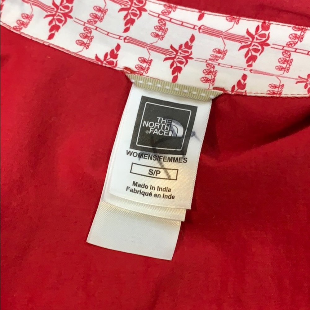 North Face Cranberry Button Down Small - image 6